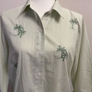 Alfred Dinner Women's Light Green Embroidered Top, size 8. 60%cotton.